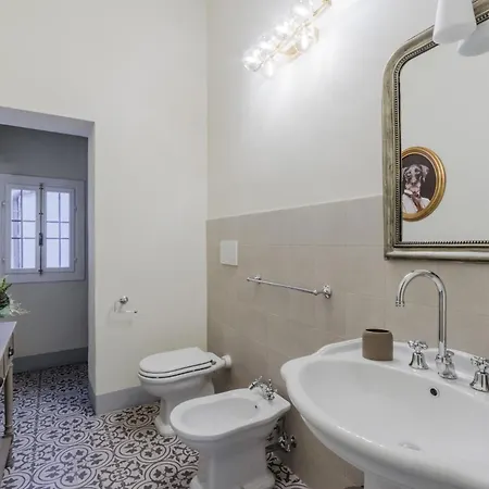 Apartamento The Healing Garden, 4 Bedrooms Inside The Walls Lucca