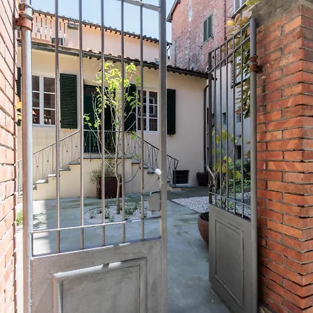 The Healing Garden, 4 Bedrooms Inside The Walls Lejlighed *