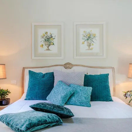 The Healing Garden, 4 Bedrooms Inside The Walls Lejlighed *